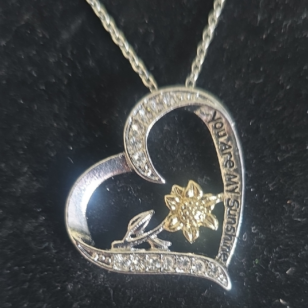 Heart-Shaped Silver Plated "You Are My Sunshine" Pendant Necklace New - Picture 1 of 4